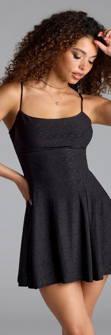 Shine with confidence, elegance, and standout style in the Out In The Town Lace-Up Skater Dress—a black graduation dress designed with a fresh silhouette and the latest trends.