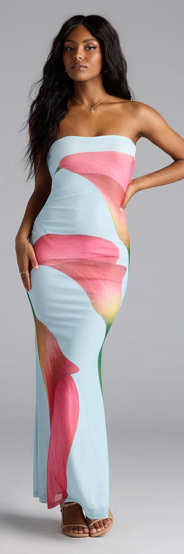 Step into the new season looking effortlessly chic in the Beauty So Bold Floral Mesh Maxi Dress in light blue, a must-have Windsor dress for your cool-weather wardrobe.