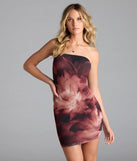 Whether you're headed to brunch or running errands, the Abstract Effect Strapless Bodycon Mini Dress in black delivers effortless style in a breathable, go-to casual dress.