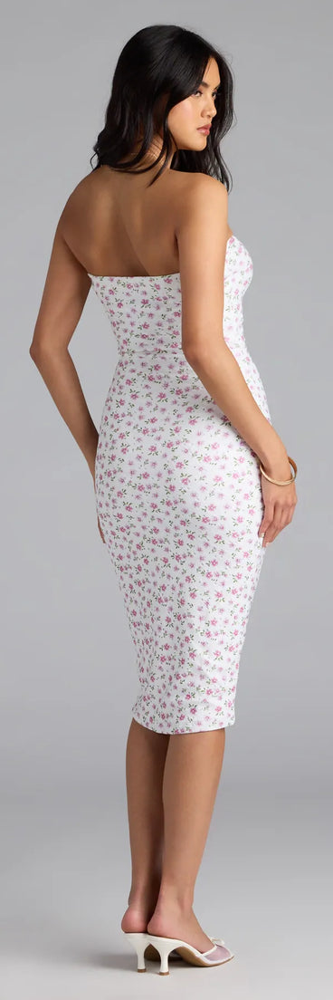 Soak up the season in the Sweetly Sultry Floral Bodycon Midi Dress, a white sundress styled for easy days, outdoor plans, and everything in between.