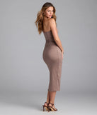Soak up the season in the Casually Sultry Strapless Bodycon Midi Dress, a mocha brown sundress styled for easy days, outdoor plans, and everything in between.