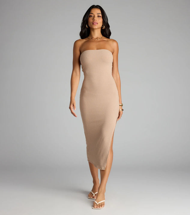 Style your seasonal looks with the Smooth Talker Strapless Bodycon Midi Dress, a trend-right, mocha brown fall dress designed for any plan on your calendar with new and unqiue details.