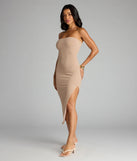 Style your seasonal looks with the Smooth Talker Strapless Bodycon Midi Dress, a trend-right, mocha brown fall dress designed for any plan on your calendar with new and unqiue details.