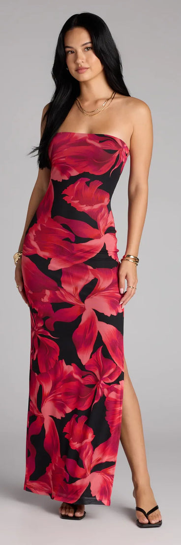 The Own The Moment Tube Floral Maxi Dress is your new go-to black dress—effortless, versatile, and made to update your fall style in seconds.