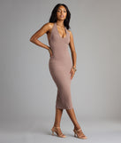 Style your seasonal looks with the Chic Cutie Ribbed Knit Halter Midi Dress, a trend-right, fall dress designed for any plan on your calendar with new and unqiue details.