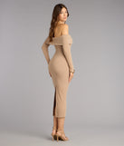 The Effortless Aura Long Sleeve Midi Dress is your new go-to Windsor dress—effortless, versatile, and made to update your fall style in seconds.