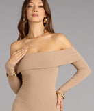 The Effortless Aura Long Sleeve Midi Dress is your new go-to Windsor dress—effortless, versatile, and made to update your fall style in seconds.