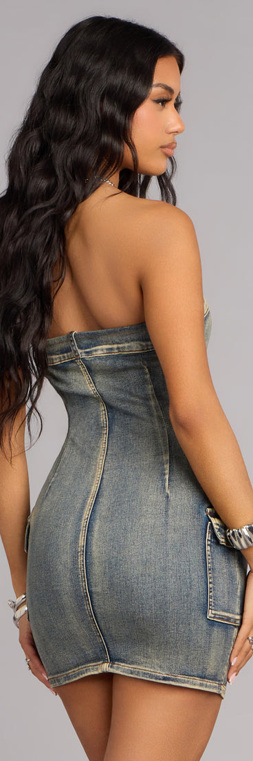 Shop a mini dress like the So Electric Strapless Jean Denim Mini Dress in dark denim wash with a curve-hugging shape, playful length, and chic detail for any occasion.