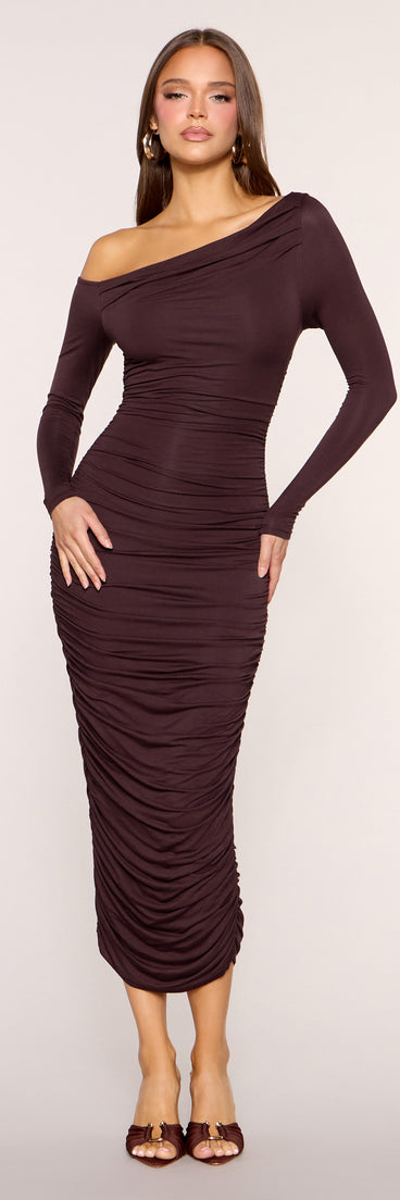 Sculpted Appeal Off-Shoulder Bodycon Midi Dress