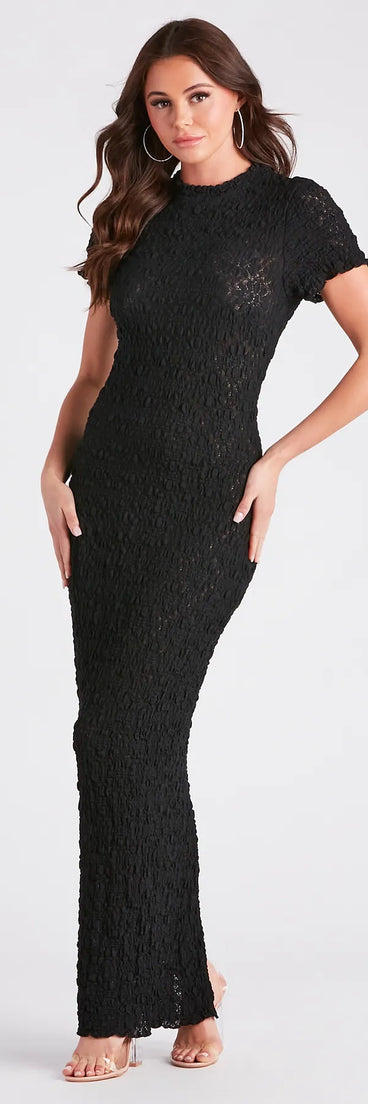 Curve-Hugging Chic Sheer Lace Maxi Dress