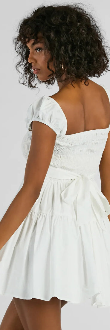 The Sunny Days Square Neck Tie-Back Skater Short Dress is a casual dress for more than special occasions with a fitted or flowy silhouette and accents in the most recent trends!