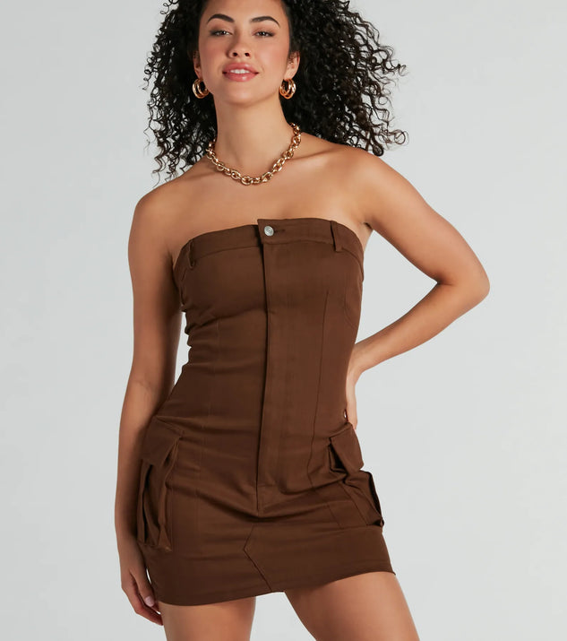 Step into seasonal chic with the Sensational City Girl Strapless Cargo Mini Dress, a brown mini dress featuring an above-the-knee cut ideal for cocktail parties, festive gatherings, or clubwear.