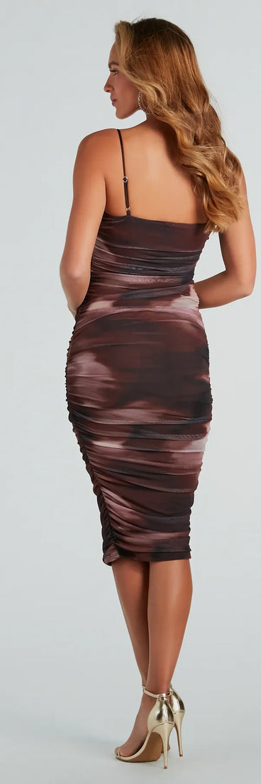 Soak up the season in the Abstract Babe Ruched Mesh Midi Dress, a brown sundress styled for easy days, outdoor plans, and everything in between.