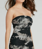 Step into winter chic with the Cool Girl Chic Strapless Abstract Mesh Mini Dress, a multi-color mini dress featuring an above-the-knee cut ideal for cocktail parties, festive gatherings, or clubwear.
