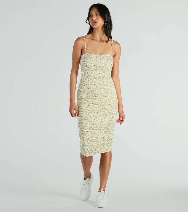 The midi dress length on the Smell The Garden Square Neck Floral Midi Dress provides an elevated silhouette perfect for any party, occasion, or everyday styling.