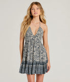 The Sway With Me Halter V-Neck Paisley Skater Dress is a casual dress for more than special occasions with a fitted or flowy silhouette and accents in the most recent trends!