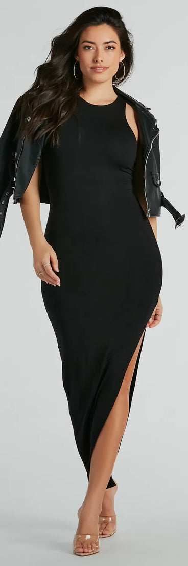 Celebrate the special day in the The Best Yet Sleeveless Crew Neck Slit Maxi Dress, a black country wedding guest dress with soft, romantic details that blend charm and sophistication.