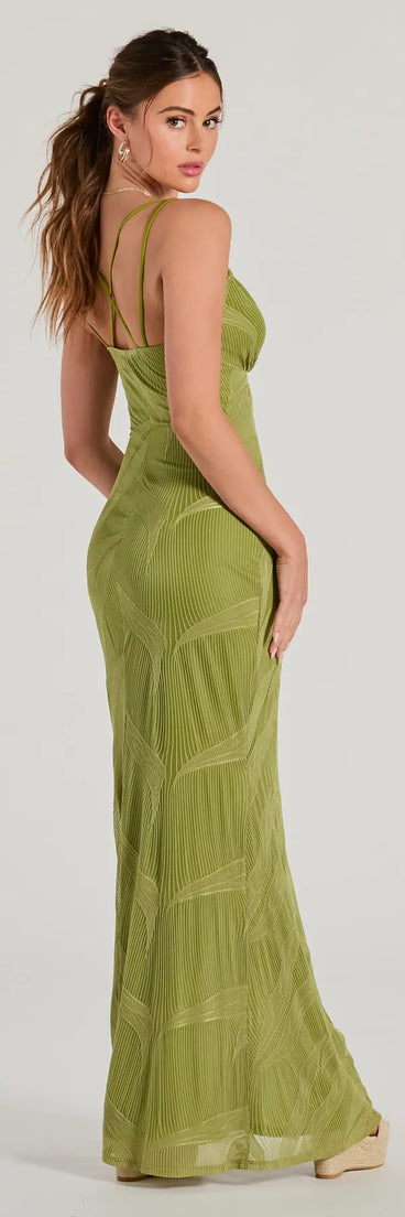 The Sunshine And Good Time V-Neck Mermaid Maxi Dress is a casual dress for more than special occasions with a fitted or flowy silhouette and accents in the most recent trends!