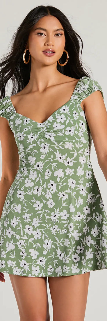 The Charming Ways V-Neck Floral Crepe A-Line Dress is a casual dress for more than special occasions with a fitted or flowy silhouette and accents in the most recent trends!