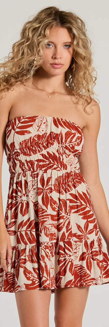 The Sunshine On My Mind Strapless Tropical Skater Dress is a mini dress that will make a statement with its short hemline and on-trend details to have you ready for any event!