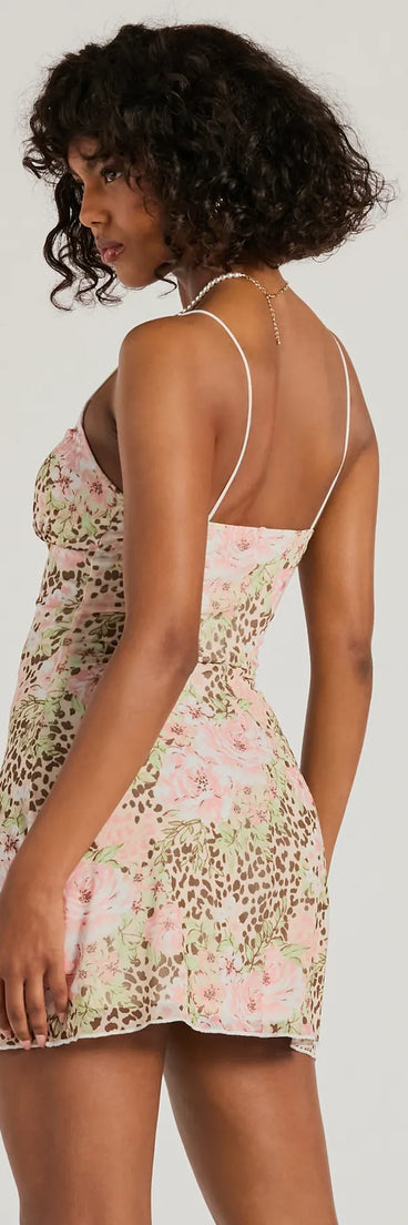 The Trendy Style Leopard And Floral Print Mini Dress is a casual dress for more than special occasions with a fitted or flowy silhouette and accents in the most recent trends!