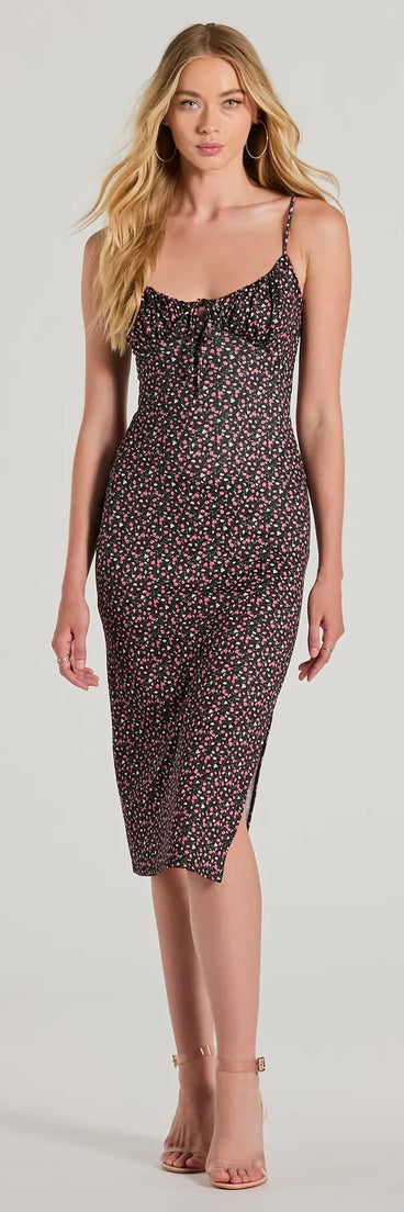The midi dress length on the Fit To Bloom Scoop Neck Ditsy Floral Midi Dress provides an elevated silhouette perfect for any party, occasion, or everyday styling.