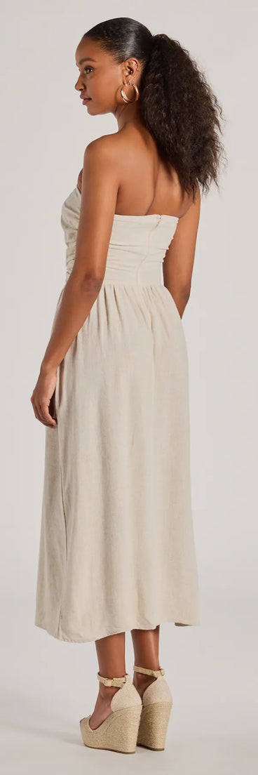 The Effortlessly Elevated Strapless Linen-Blend Dress is a casual dress for more than special occasions with a fitted or flowy silhouette and accents in the most recent trends!