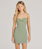 Step into winter chic with the Always Trending Strapless Striped Bodycon Mini Dress, a brown mini dress featuring an above-the-knee cut ideal for cocktail parties, festive gatherings, or clubwear.