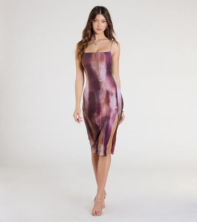 With its mid-calf hem and popular flattering fit, the Dreamy Look Abstract Print Mesh Midi Dress in mauve nails the balance of trend and ease, redefining go-to midi dresses for any occasion.