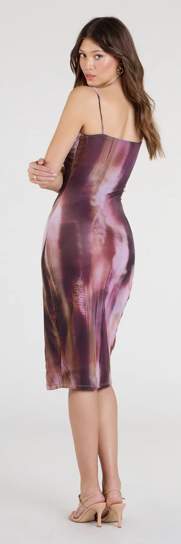 Whether you're headed to brunch or running errands, the Dreamy Look Abstract Print Mesh Midi Dress in mauve delivers effortless style in a breathable, go-to casual dress.