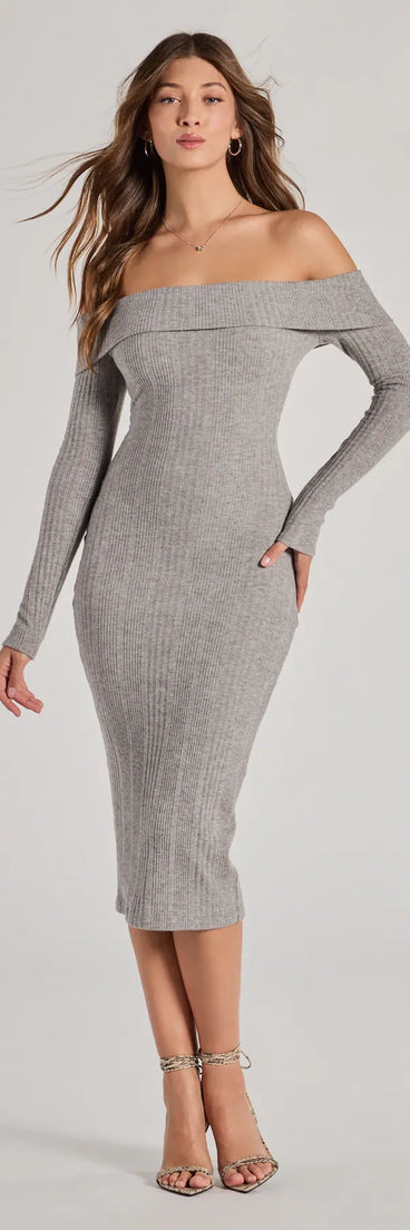With its mid-calf hem and popular flattering fit, the Perfect Curves Ribbed Knit Off-The-Shoulder Midi Dress in heather gray nails the balance of trend and ease, redefining go-to midi dresses for any occasion.