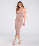With its mid-calf hem and popular flattering fit, the Easily Gorgeous Strapless Cable Knit Midi Dress in taupe nails the balance of trend and ease, redefining go-to midi dresses for any occasion.