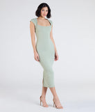 With its mid-calf hem and popular flattering fit, the Cute Ease Cap Sleeve Cutout Midi Dress in olive green nails the balance of trend and ease, redefining go-to midi dresses for any occasion.