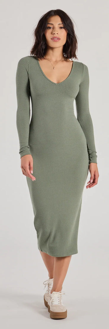 The Casual Chic Style Long Sleeve Ribbed Knit Midi Dress offers a transitional weather style, with a cozy sweater knit perfect for office wear, casual day outings, or layered outfits.