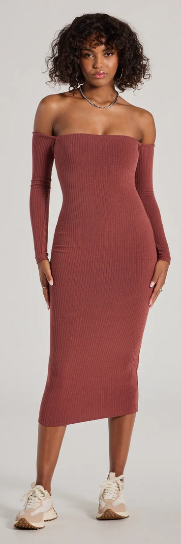 The Carefree Chic Long Sleeve Ribbed Knit Midi Dress offers a transitional weather style, with a cozy sweater knit perfect for office wear, casual day outings, or layered outfits.