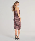 Whether you're headed to brunch or running errands, the Artsy Babe Paisley Bodycon Slit Midi Dress in plum delivers effortless style in a breathable, go-to casual dress.