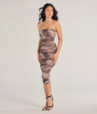Feel instantly put-together in the Mesmerizing Glam Abstract Ruched Midi Dress in taupe, a summer wedding guest dress designed for confident style and all-out celebration.