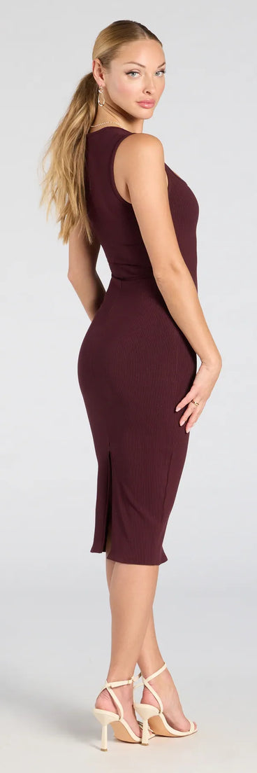 Flaunt your silhouette in the tight Contemporary Sleek Bodycon Midi Dress in wine, a bodycon dress that empowers your look with bold style and effortless edge.