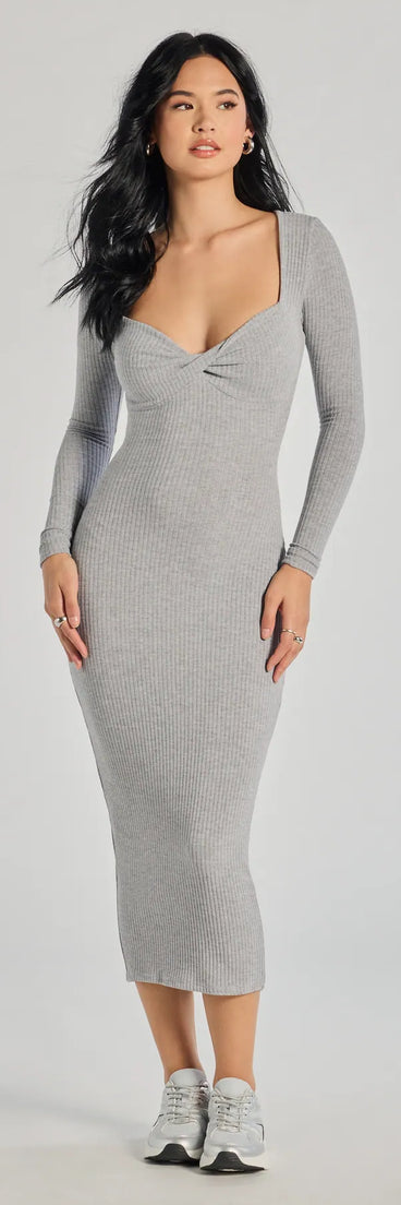 With its mid-calf hem and popular flattering fit, the Sculpted Chic Ribbed Knit Midi Dress in gray nails the balance of trend and ease, redefining go-to midi dresses for any occasion.