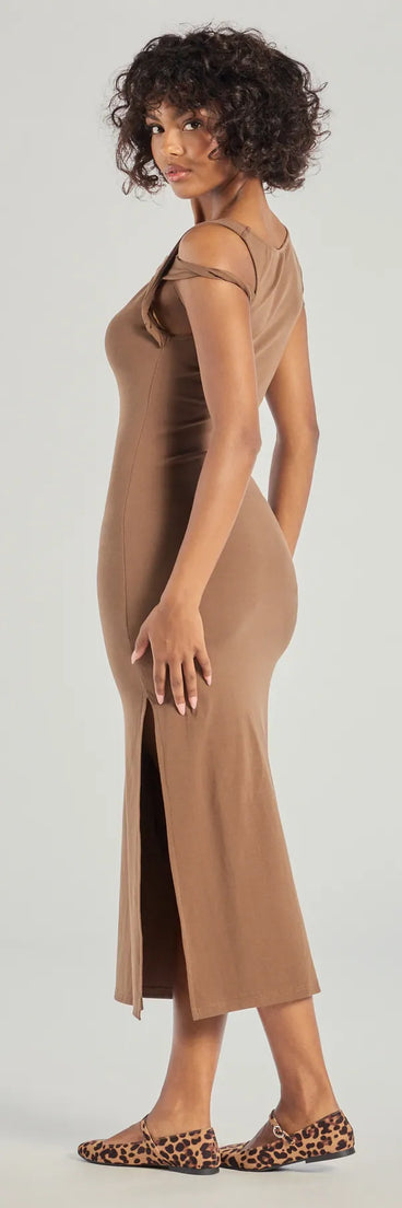 Whether you're headed to brunch or running errands, the Twist Of Chic High-Slit Knit Midi Dress in brown delivers effortless style in a breathable, go-to casual dress.