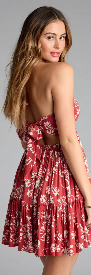 Style your seasonal looks with the Sway With Me Halter V-Neck Paisley Skater Dress, a trend-right, rust fall dress designed for any plan on your calendar with new and unqiue details.