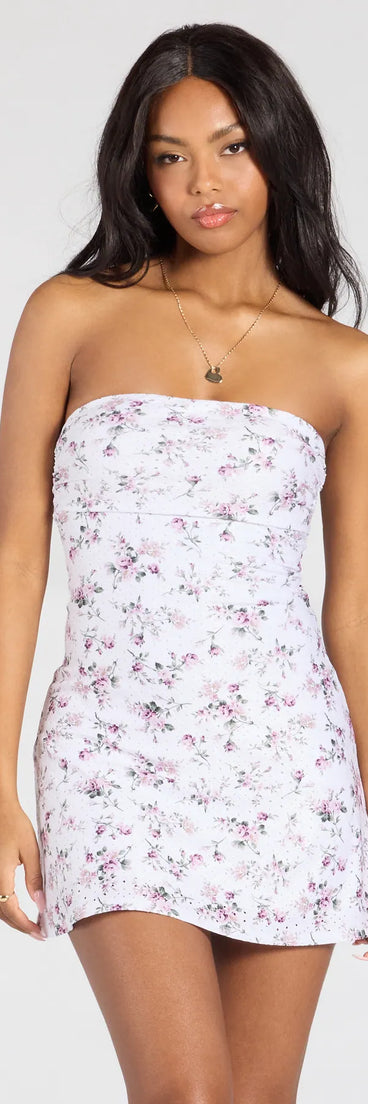 Feel confident and photo-ready in the Just For Fun Strapless Floral A-Line Mini Dress, a white graduation dress perfect for 2025 ceremonies and parties.