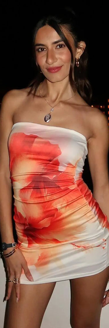 Step into milestone moments with the Bold Vibe Floral Print Strapless Bodycon Mini Dress, a standout in white dresses perfect for birdal showers, Easter celebrations, and 2025 grad looks.