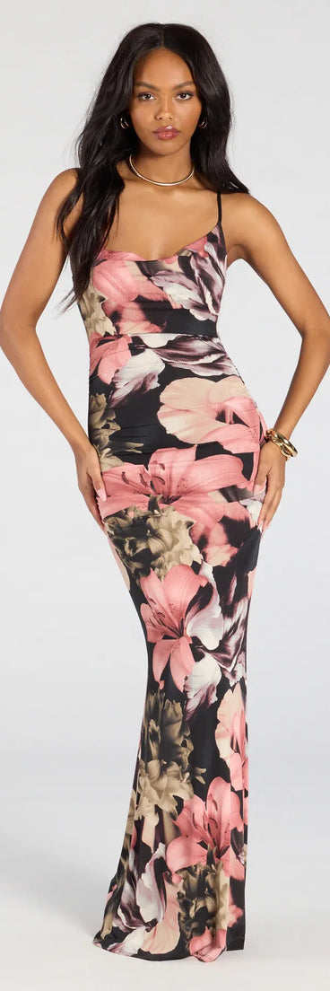 Make a bold statement in the Vacay Bound Tropical Floral Ruched Knit Maxi Dress in black, the perfect summer dress for weddings, cocktail hours, nights out, and/or seasonal celebrations.