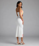 Soak up the season in the Set For Vacay Tropical Floral Strapless Midi Dress, a white sundress styled for easy days, outdoor plans, and everything in between.