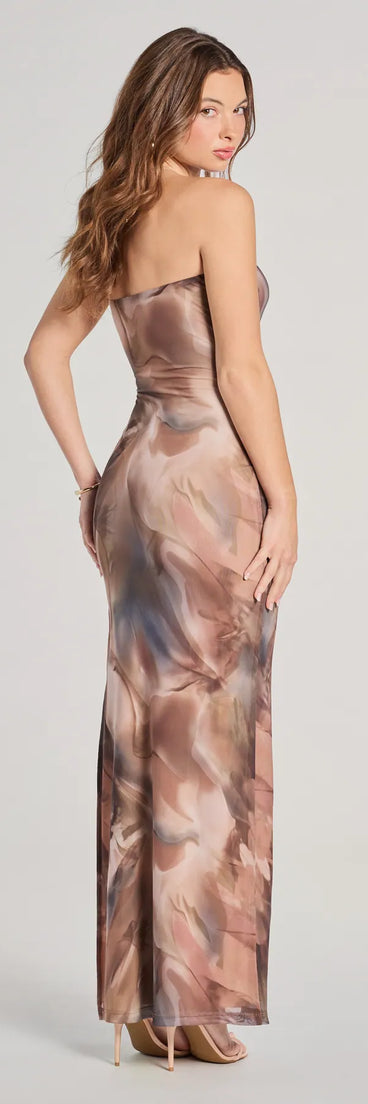 Whether you're headed to brunch or running errands, the Turn Heads Abstract Print Strapless High Slit Maxi Dress in taupe delivers effortless style in a breathable, go-to casual dress.