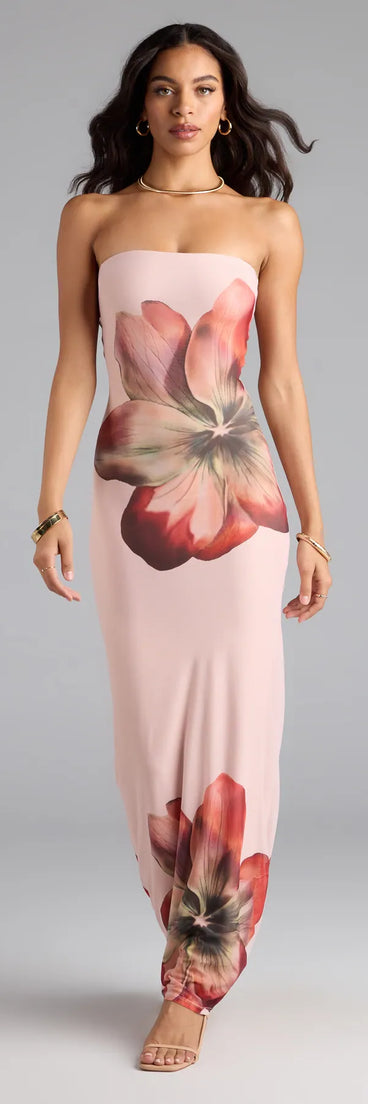 Feel instantly put-together in the Bold Beauty Floral Maxi Dress in natural, a summer wedding guest dress designed for confident style and all-out celebration.