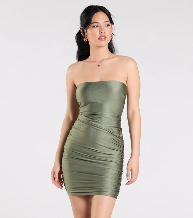 Shine with confidence, elegance, and standout style in the Keep It Smooth Bodycon Mini Dress—a sage green graduation dress designed with a fresh silhouette and the latest trends.