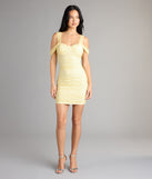 Style your seasonal looks with the Breathtaking Impression Faux Pearl Bodycon Mini Dress, a trend-right, fall dress designed for any plan on your calendar with new and unqiue details.