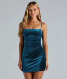 Step into winter chic with the Sparkle All Night Glitter Velvet Party Dress, a teal mini dress featuring an above-the-knee cut ideal for cocktail parties, festive gatherings, or clubwear.